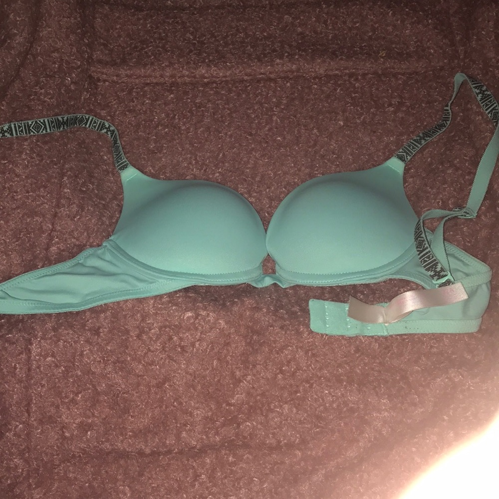 Victoria’s Secret 32A wear everywhere